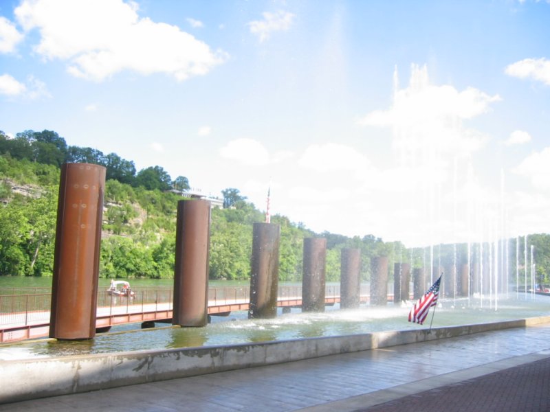 bransonfountain2.jpg