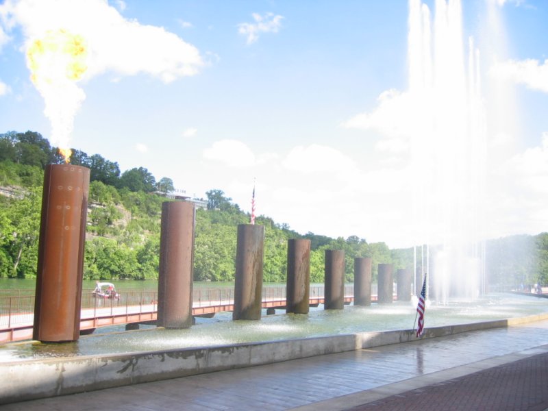 bransonfountain3.jpg